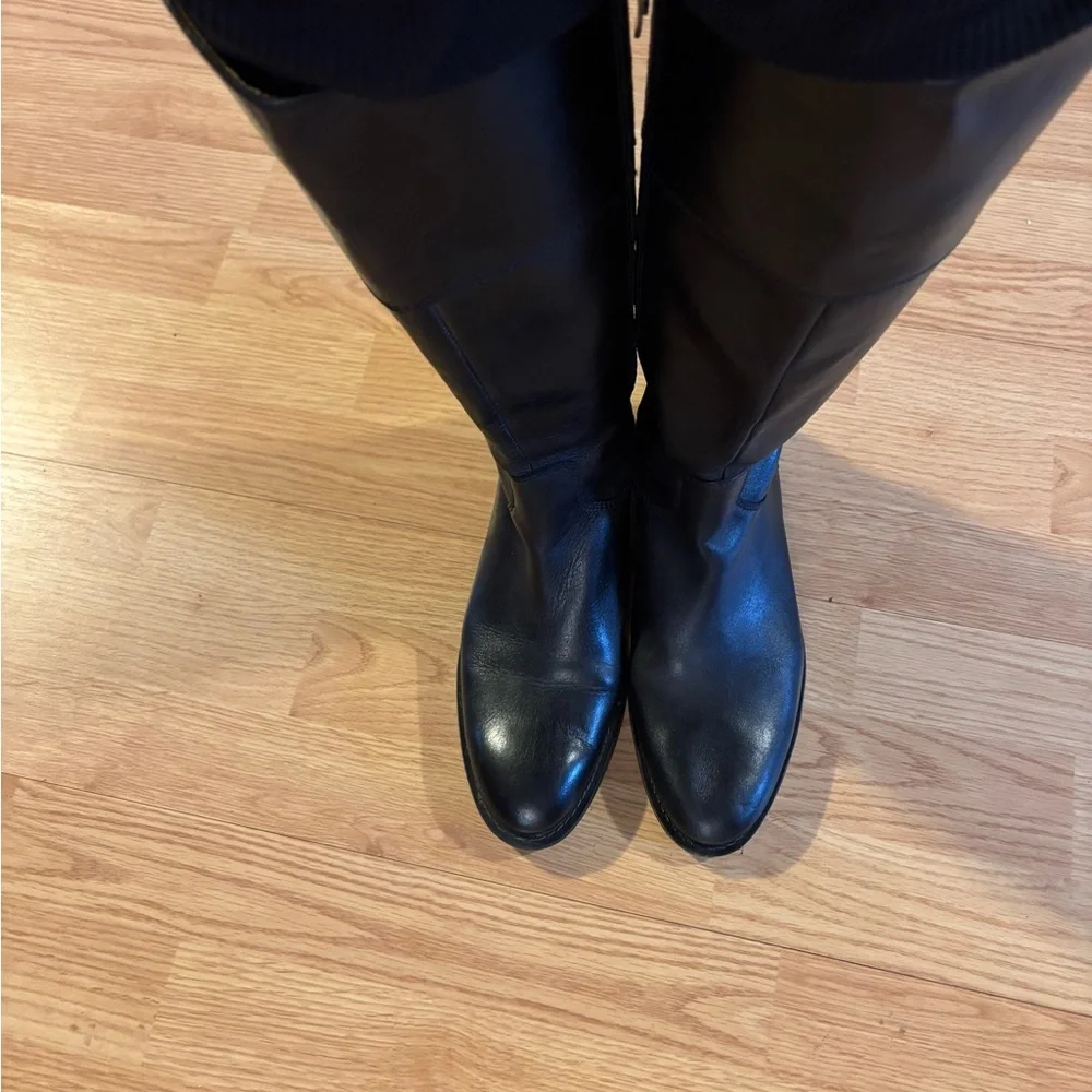 Black Knee-High Leather Boots - Picture 1 of 3